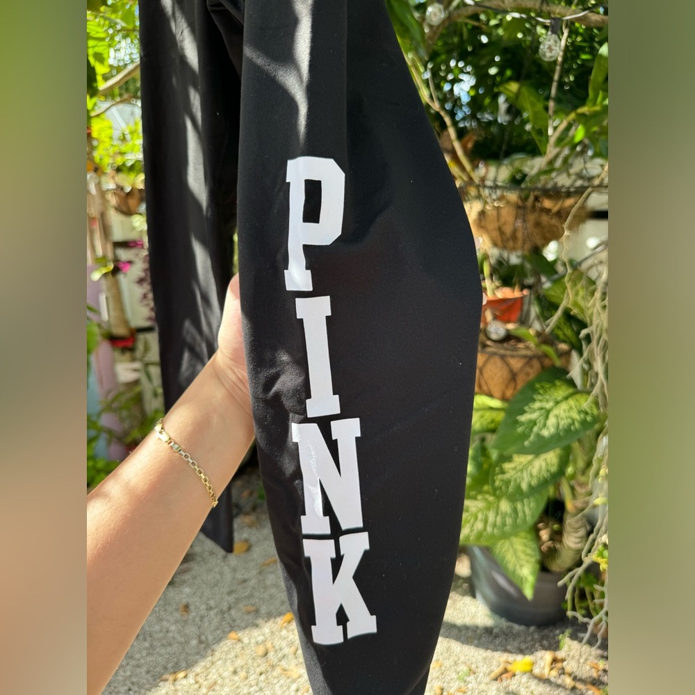 PINK black capri leggings